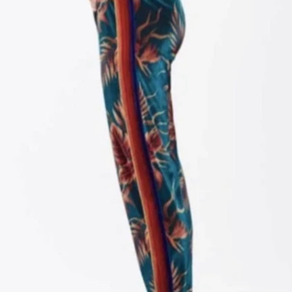 RARE. Aviator Nation Tropical Kauai Sweatpants Size Small